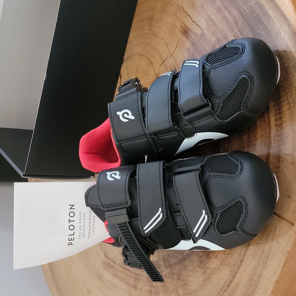 Brand New Peloton Cycling shoes. Size 7 (38).